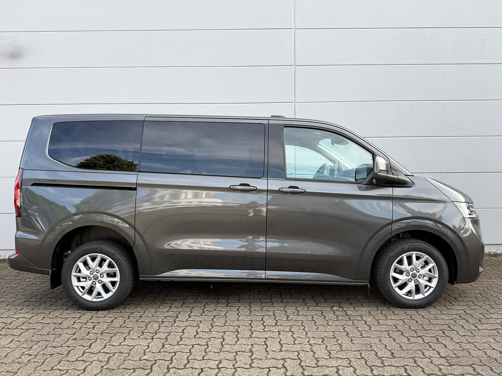 VW T7 Caravelle 9 Sitzer mieten