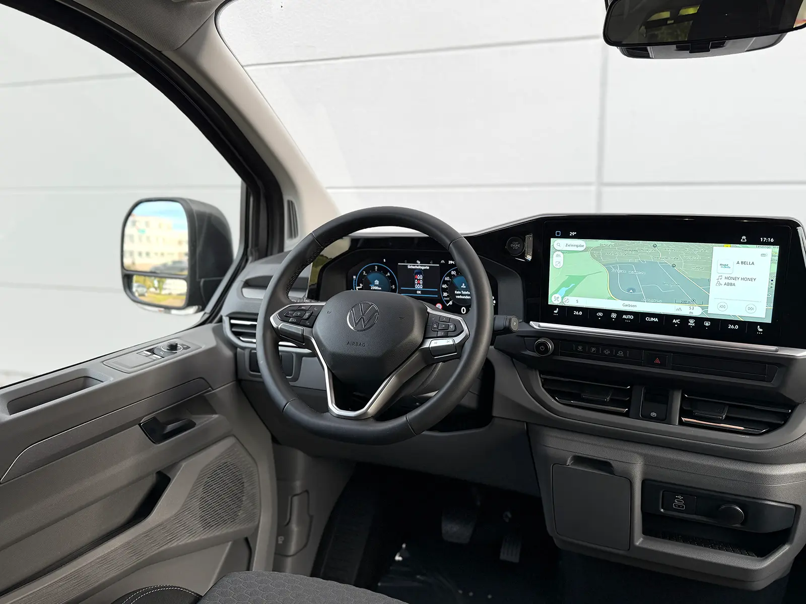 VW T7 Caravelle 9 Sitzer mieten