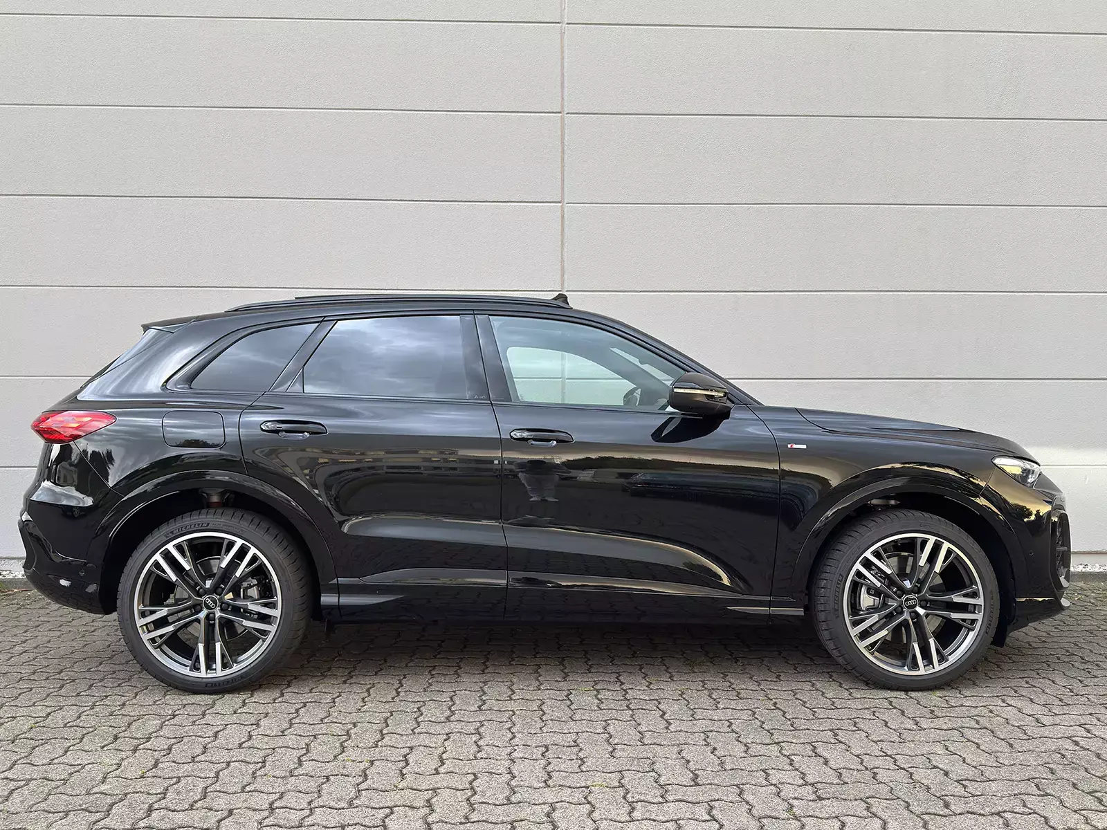  Audi Q5 Edition One S Line mieten!