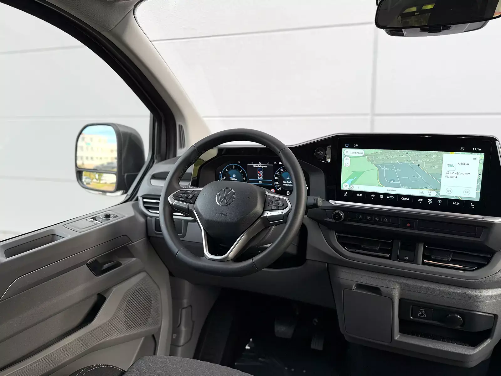 VW T7 Caravelle 9 Sitzer mieten!