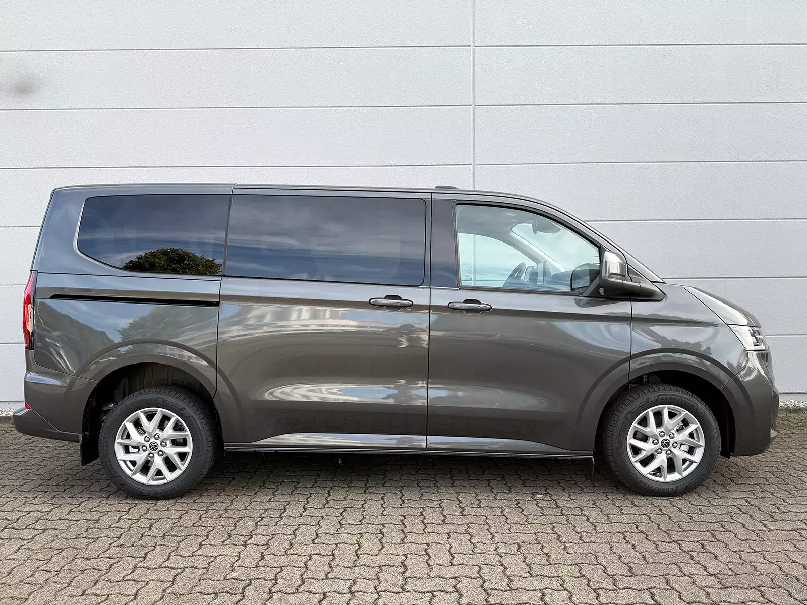 VW T7 Caravelle 9 Sitzer mieten!