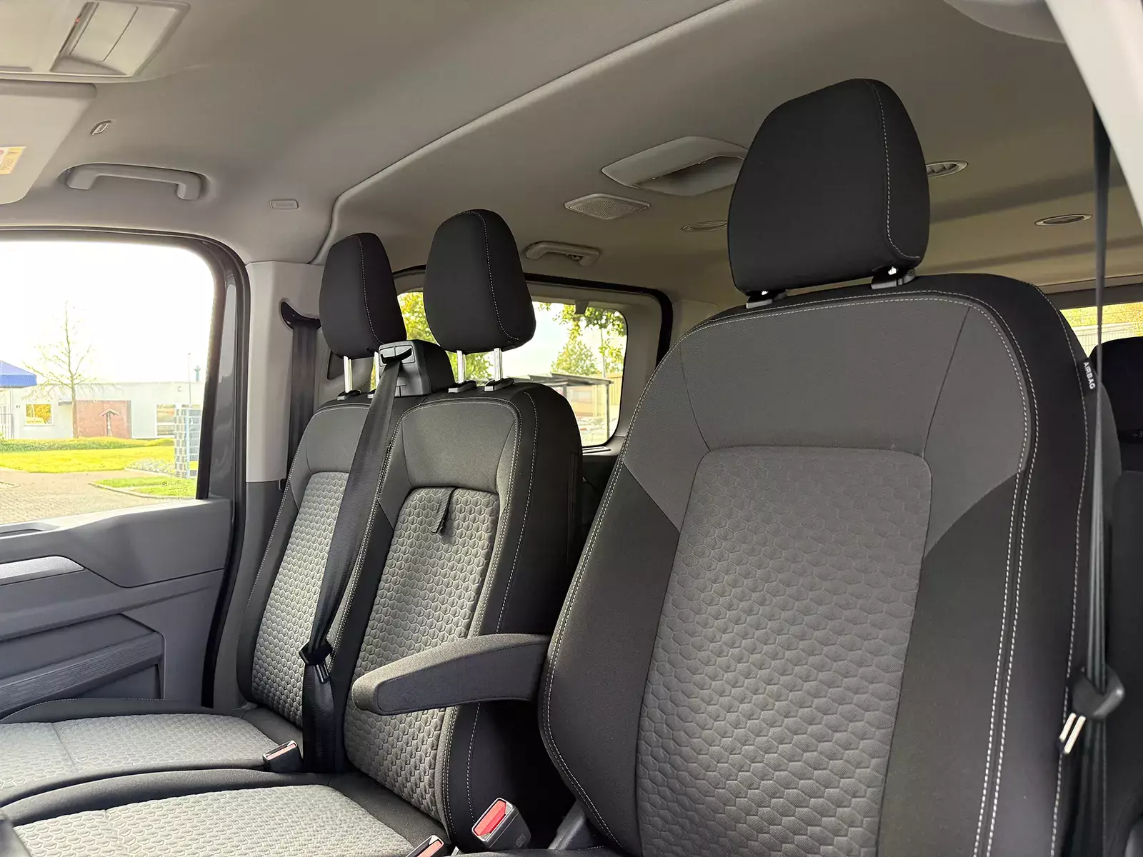 VW T7 Caravelle 9 Sitzer mieten!