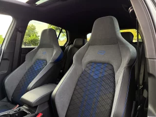 VW Golf 8 R Black Edition Akrapovic mieten!