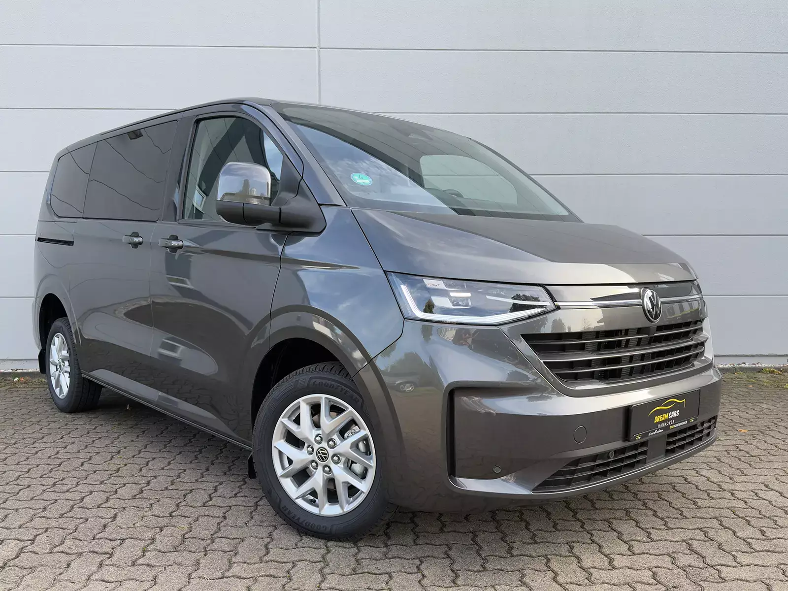 VW T7 Caravelle 9 Sitzer mieten!